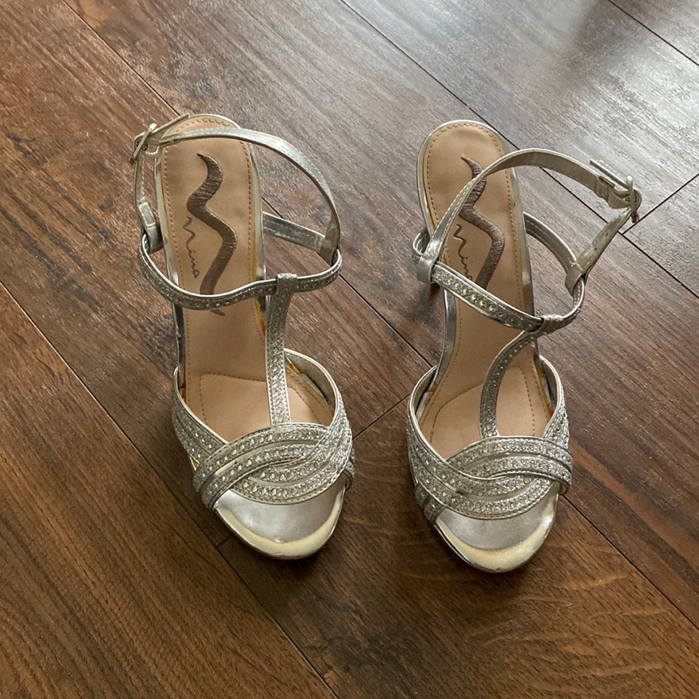 Nina silver shoe